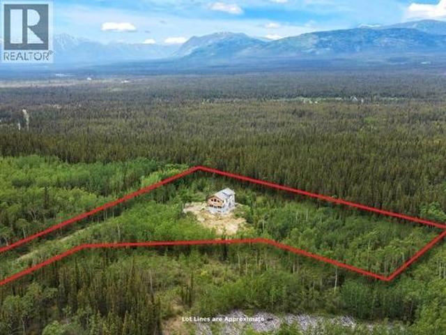 572 Robinson Subdivision, Whitehorse South, YT, Y1A 6S3 house for sale | Listing ID 17471 | Royal LePage