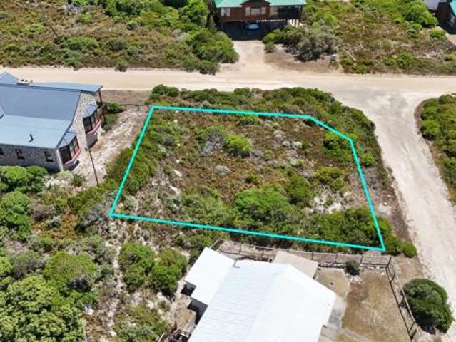 573 m² Land available in Suiderstrand
