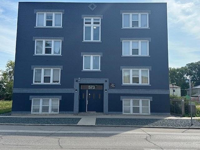 573 Sherbrook 1 Br Available Now!