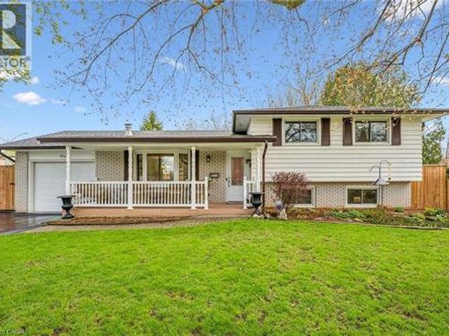 574 Sprucehill Avenue, Waterloo, ON, N2L 4V9 house for sale | Listing ID 40825 | Royal LePage