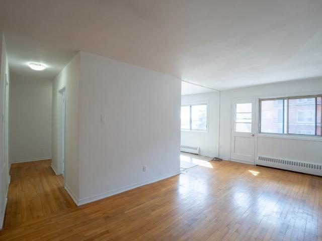 575 32e Avenue 2 Bedroom Apartment for Rent at 575 32e Avenue, Montréal, QC H8T 1Y2 Lachine