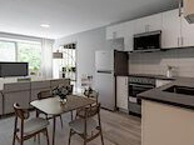 5765 Cote St Luc Rd
