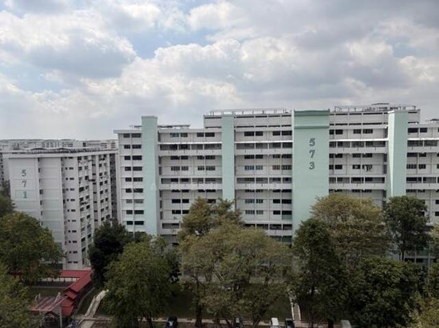 576 Ang Mo Kio Avenue 10 HDB Apartment For Sale, $550,888, 3 Bed 2 Bath 979 sqft $563.00 psf