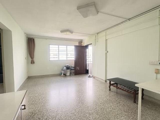 576 Ang Mo Kio Avenue 10 HDB Apartment For Sale, $568,888, 3 Bed 2 Bath 979 sqft $581.00 psf