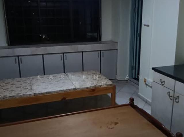 576 HOUGANG AVENUE 4