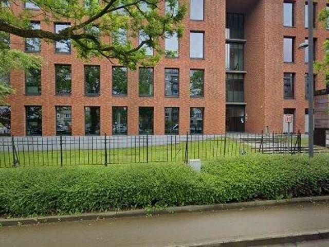 577 m2 office space for rent in Brussels Etterbeek