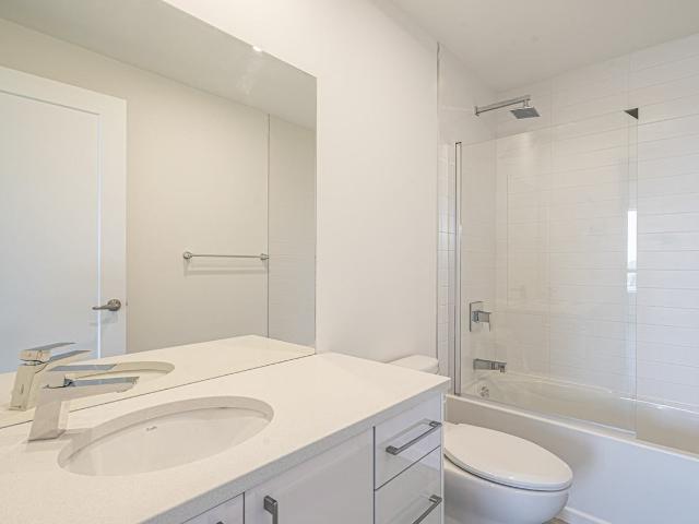 5792 Parkhaven 2 Bedroom Apartment for Rent at 5792 Av Parkhaven, Côte Saint Luc, QC H4W 0C2