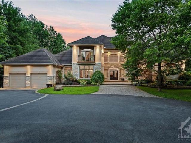 5800 QUEENSCOURT Crescent