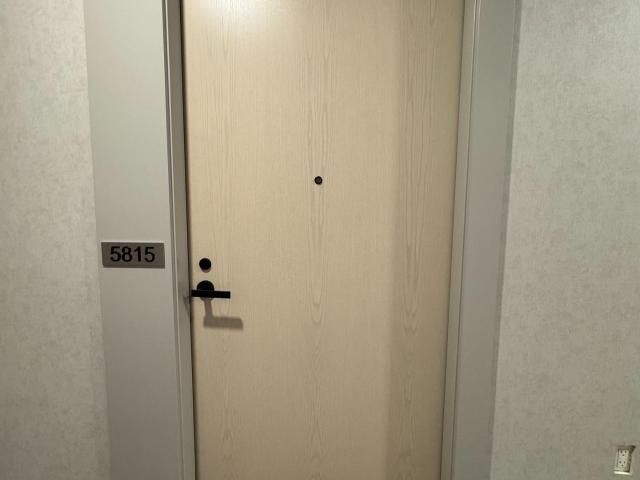 5815 Commerce Street, Vaughan | 1+1Beds/2Bath, Condo, $2,100/mo | Condos. Ca