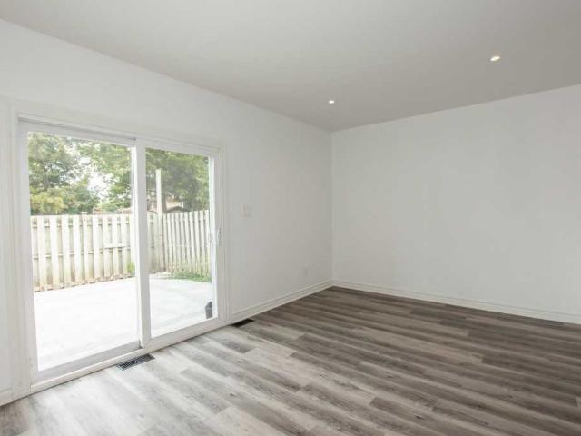 5815 Swayze Drive 17 3 Bedroom Apartment for Rent at 5815 Swayze Dr, Niagara Falls, ON L2J 3W3 KER