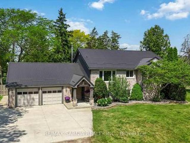5817 Plowing Match Road, Plympton Wyoming, ON, N0N 1T0 farm for sale | Listing ID X13423 | Royal LePage