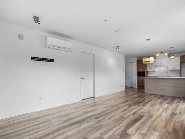58191730 4740 Boulevard Dagenais Ouest #203