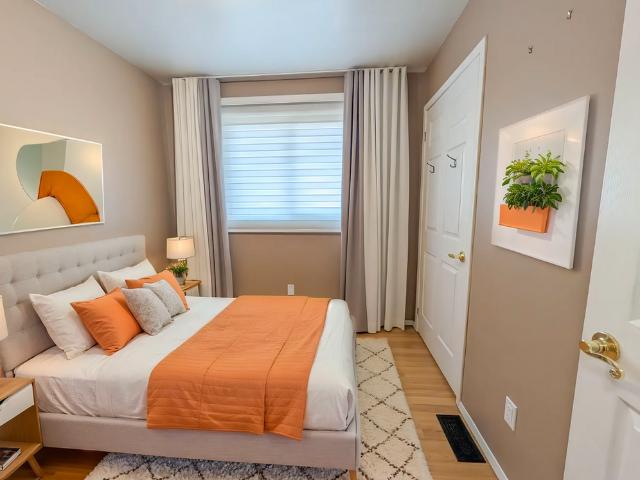 5810 Vine St, Niagara Falls All Inclusive 3 Bedroom Main