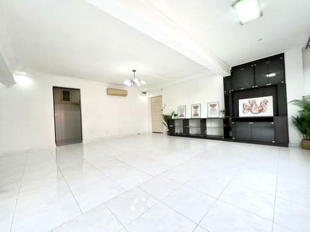 581 Pasir Ris Street 53 HDB Apartment For Sale, $1,150,000, 4 Bed 2 Bath 1,593 sqft $722.00 psf