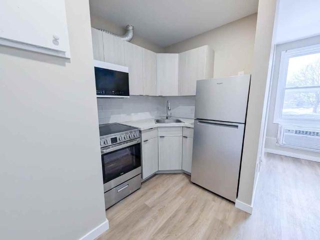 5824 Main Street B Studio Apartment for Rent at 5824 Main St, Niagara Falls, ON L2G 5Z5 Coronation