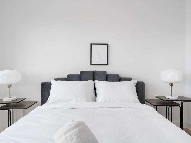 5820 Souart 2 Bedroom Apartment for Rent at 5820 Rue Souart, Montréal, QC H3S 2E8 Parc Kent