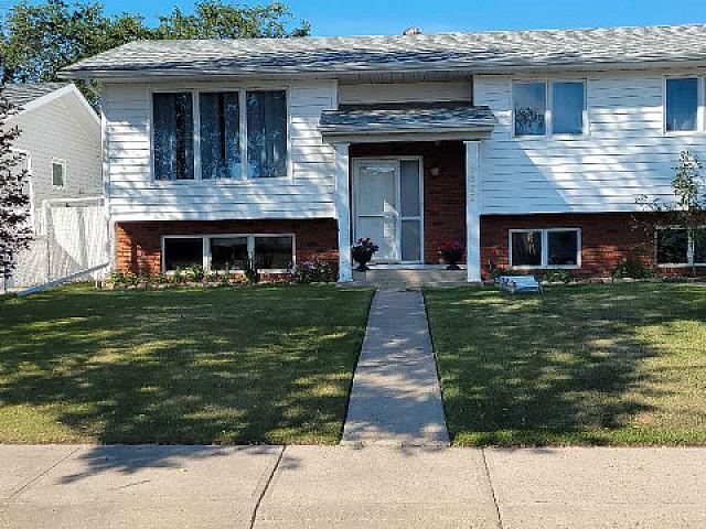 5822 54st Vegreville House 4 Sale