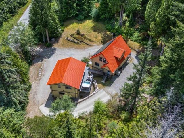 5823 Leaning Tree Road, Halfmoon Bay, BC, V7Z 1C2 house for sale | Listing ID R3140 | Royal LePage