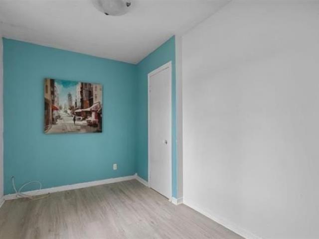 5835 Rue Angèle