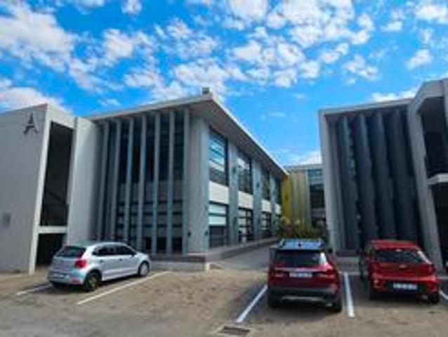 583sqm office to lease in halfway ho.