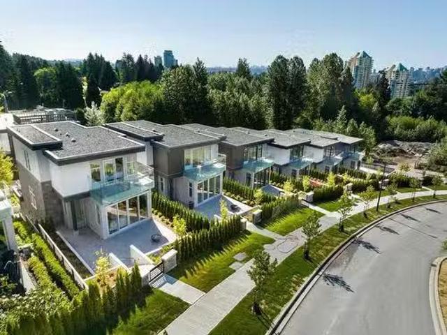 584 Arthur Erickson Place, West Vancouver, BC, V7T 1J1 house.
