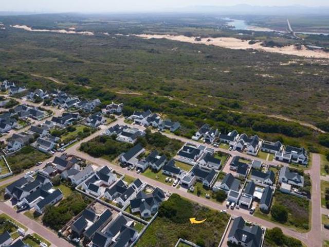 584 m² Land available in St Francis Links Golf Estate