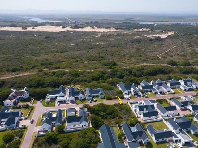 584 m² Land available in St Francis Links Golf Estate