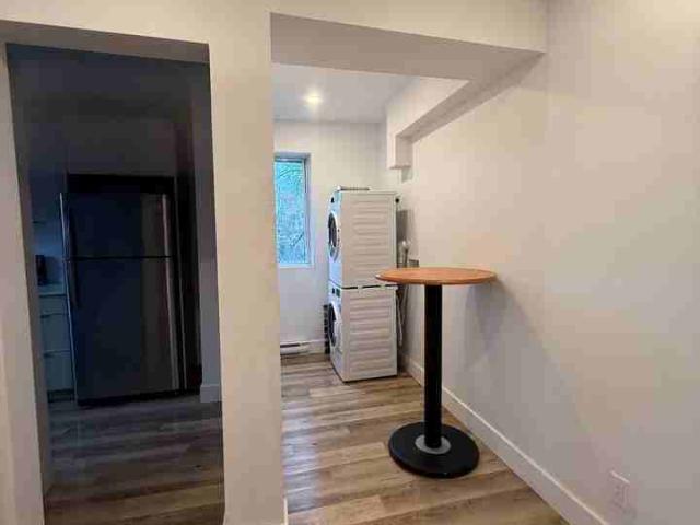 5850 Souart 2 Bedroom Apartment for Rent at 5850 Rue Souart, Montréal, QC H3S 2E8 Parc Kent