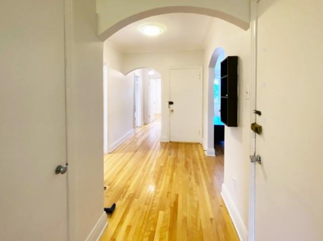 5853 Rue Dolbeau, Montréal Côte Des Neiges/Notre Dame De Grâce, QC, H3S 2G1 lease for lease | Listing ID 18269 | Royal LePage