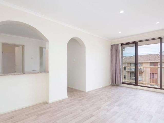 58/5 Crest Road
