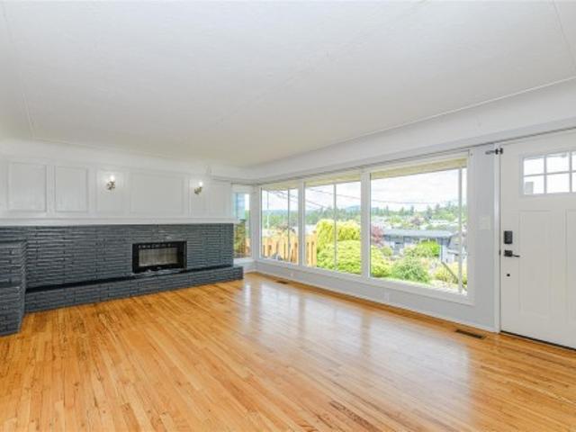 585 Baker St, Saanich, BC, V8Z 2H6 house for sale | Listing ID 1040 | Royal LePage