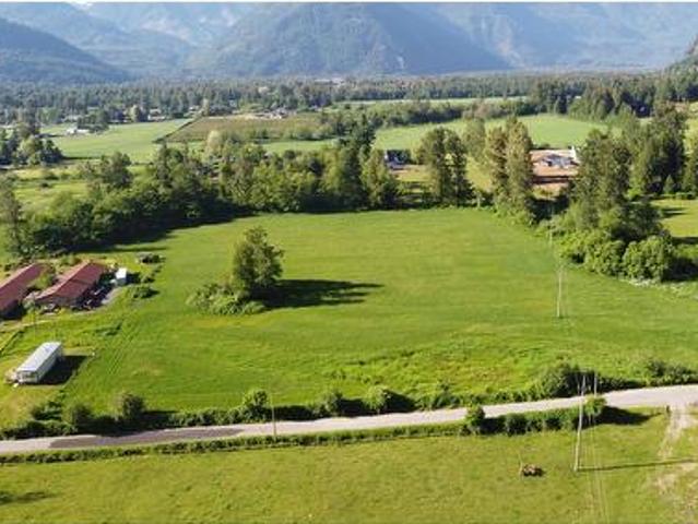 58661 Dent Road, Hope, BC, V0X 1L2 house for sale | Listing ID R2989 | Royal LePage