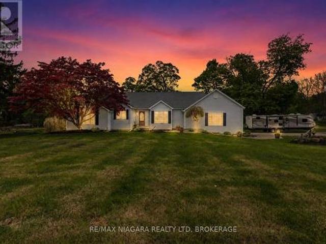 586 Empire Road, Port Colborne Sherkston, ON, L0S 1R0 house for sale | Listing ID X13156 | Royal LePage