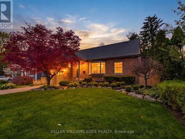 586 Woodland Avenue, Burlington, ON, L7R 2S5 house for sale | Listing ID W13452 | Royal LePage