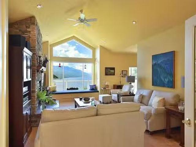 5870 Skookumchuk Road, Sechelt, BC, V7Z 0P3 Luxury House for.