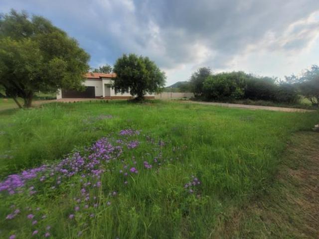 587 m² Land available in Xanadu