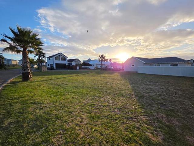 589 m² Land available in Marina Martinique