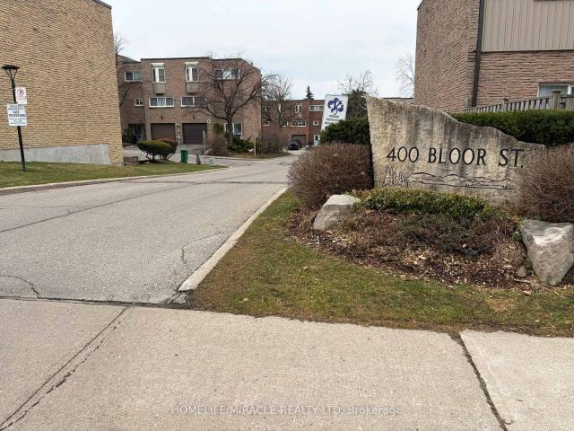 58 400 Bloor Street, Mississauga | 4+1Beds/2Bath, Townhouse, $625,000 | Condos. Ca