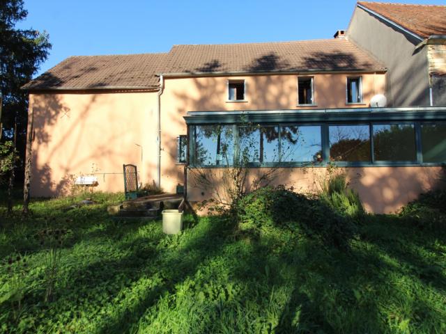 58, à 10mns de Donzy et 7mns de Entrains Maison de Campagne au calme sur 2344m2 de terrain arboré