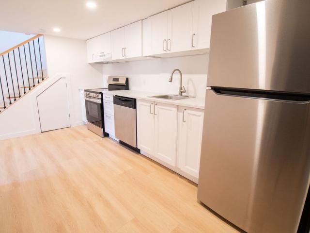 58 Churchill Ave, Welland 1 Bedroom Lower Unit
