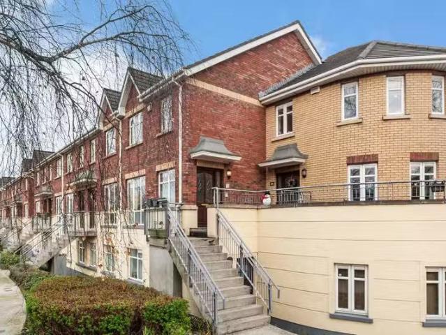58 Collegefort, Castleknock, Dublin 15, D15R284 is for sale