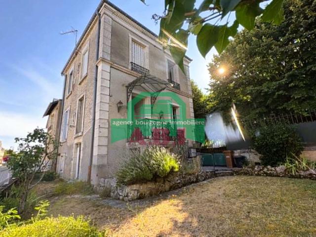 58, en Exclusivité Propriété rare à Clamecy Beaucoup de charme pour cette maison env 80m2 habitable sur 16