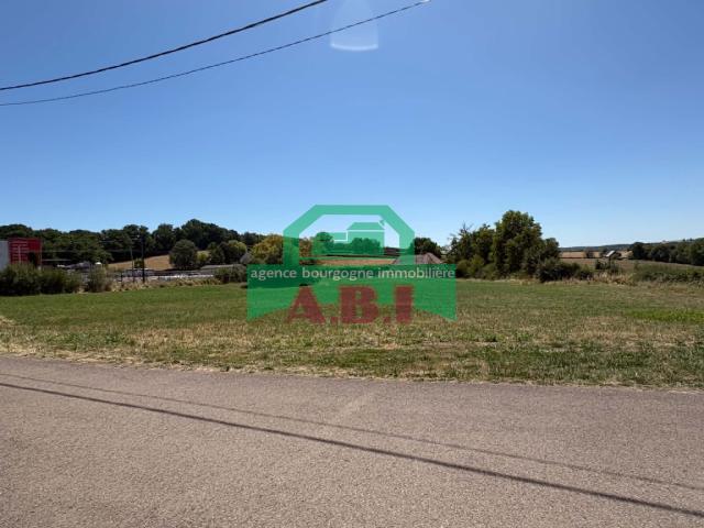 58, Exclusivité agence Terrain constructible à Corbigny 2331m2