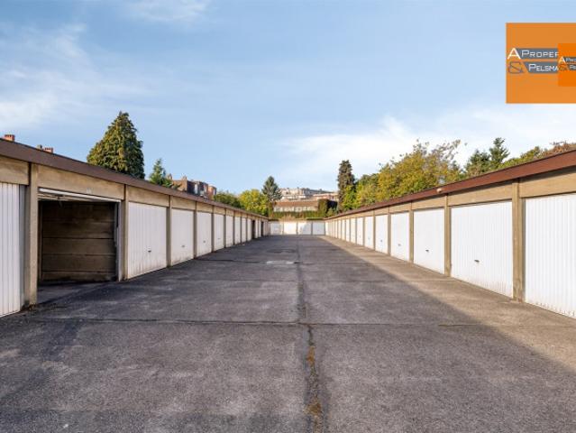 58 gesloten garageboxen