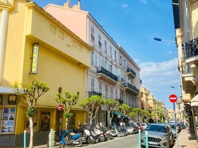 58 m² FONDS DE COMMERCE QUARTIER MAIRIE