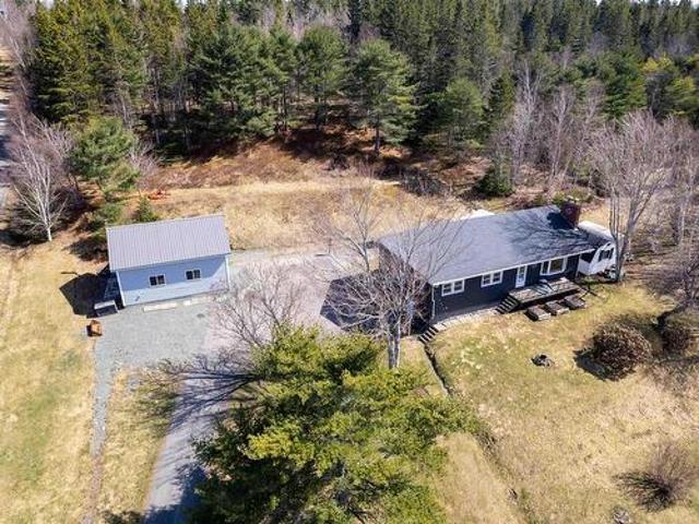 58 Macbelger Crescent, Boularderie East, NS, B1X 1J3 house for sale | Listing ID 202603 | Royal LePage