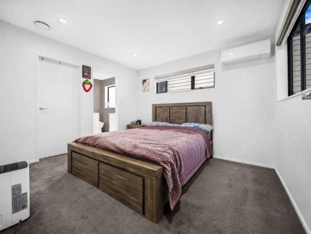 58B Spinella Drive, Bayview, North Shore City