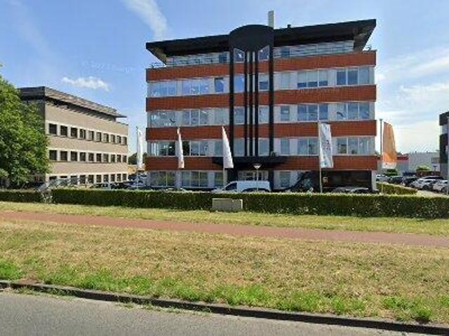 590 m2 office space for rent in Oosterhout