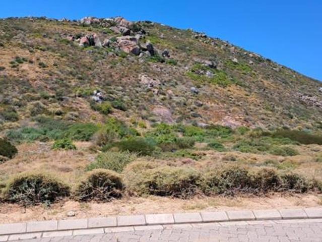 590 m² Land available in St Helena Views