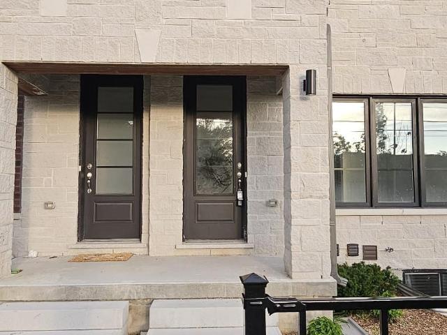 5911 Saigon Street, Mississauga | 2Beds/2Bath, Townhouse, $1,200/mo | Condos. Ca